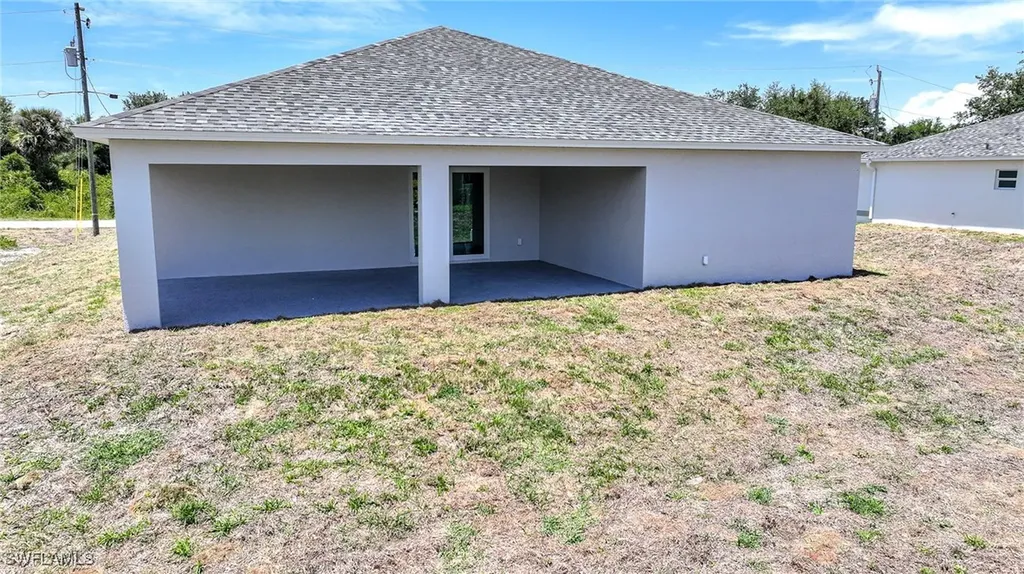 1962 Leghorn Street Lehigh Acres FL 33972