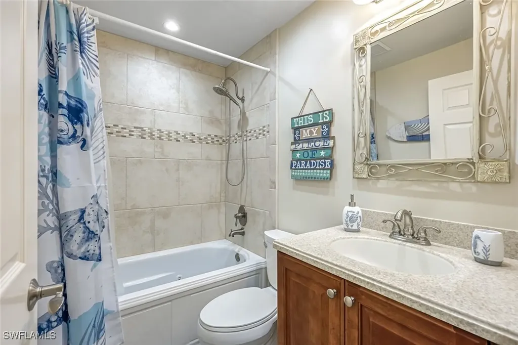 832 Tanbark Drive Naples FL 34108