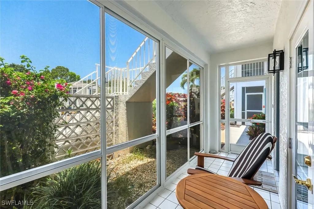 832 Tanbark Drive Naples FL 34108