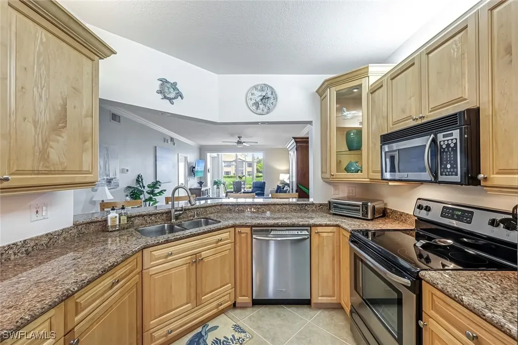 832 Tanbark Drive Naples FL 34108