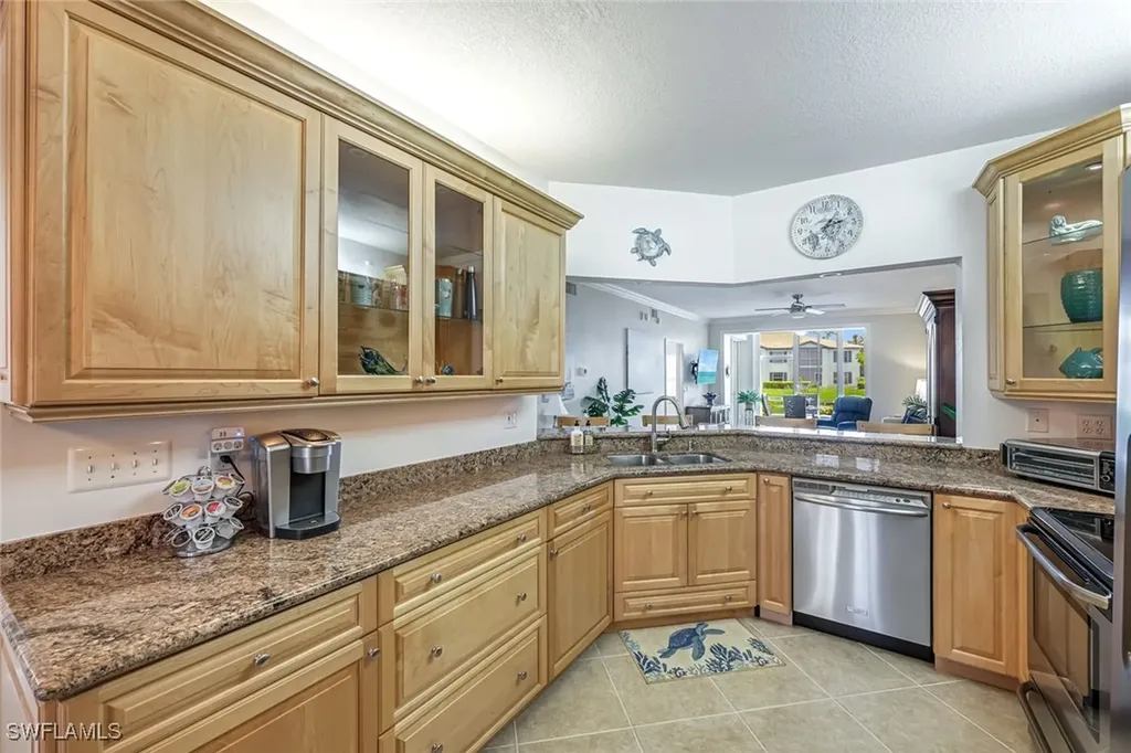 832 Tanbark Drive Naples FL 34108