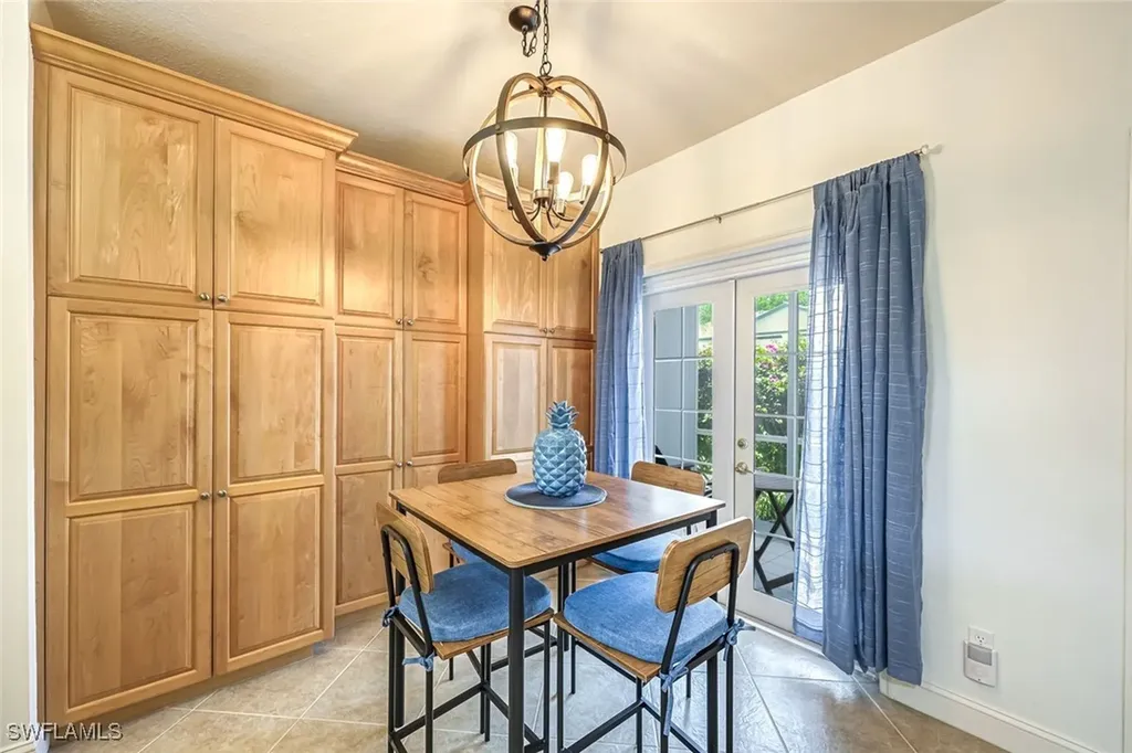832 Tanbark Drive Naples FL 34108