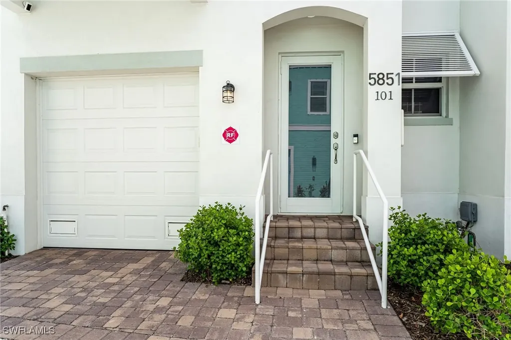 5851 Shell Cove Drive Cape Coral FL 33914