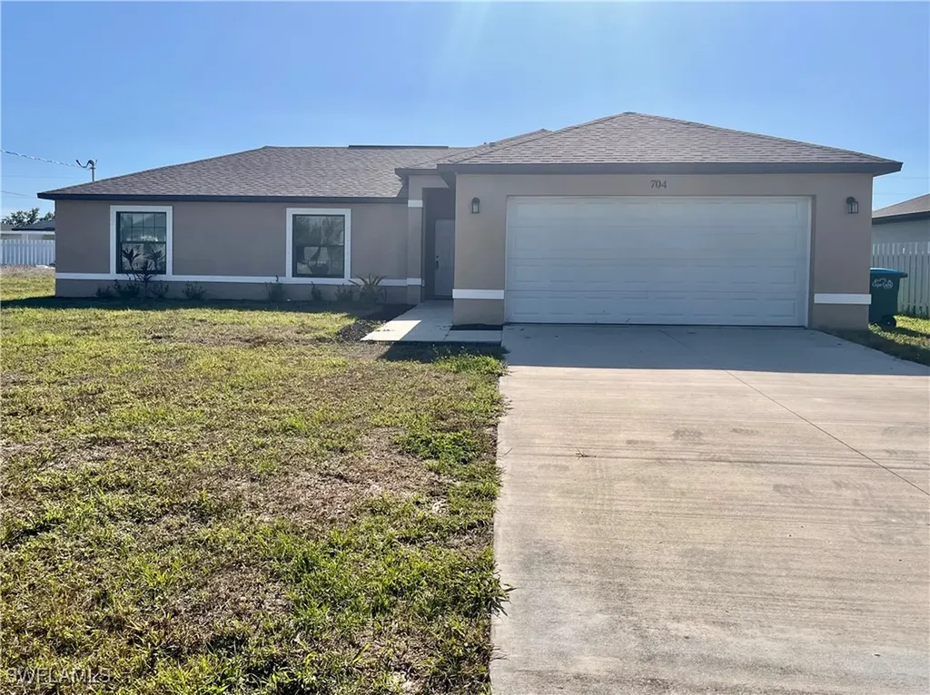 704 NE 2nd Place Cape Coral FL 33909