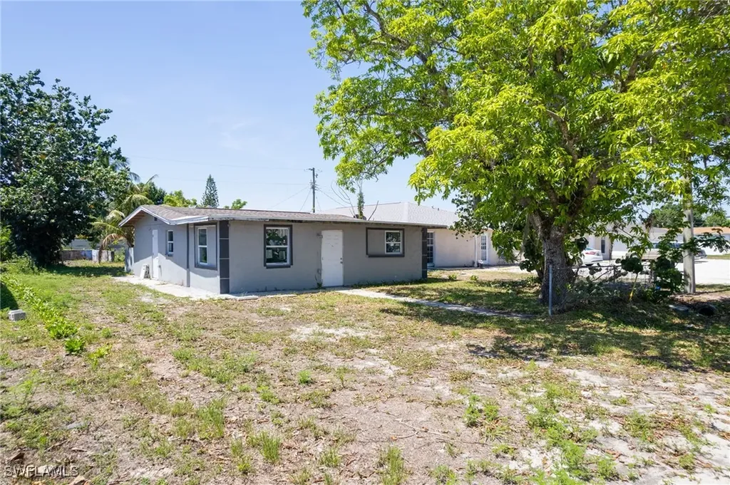 3524 Dora Street Fort Myers FL 33916