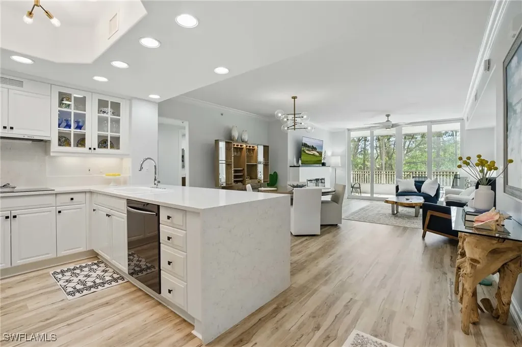 2728 Tiburon Boulevard E Naples FL 34109