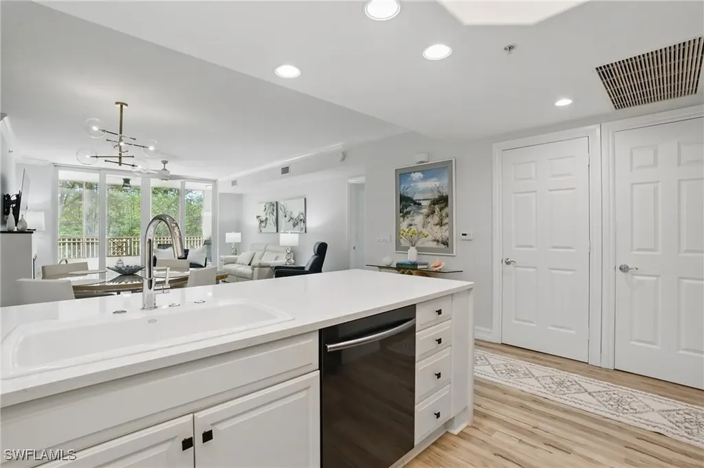 2728 Tiburon Boulevard E Naples FL 34109