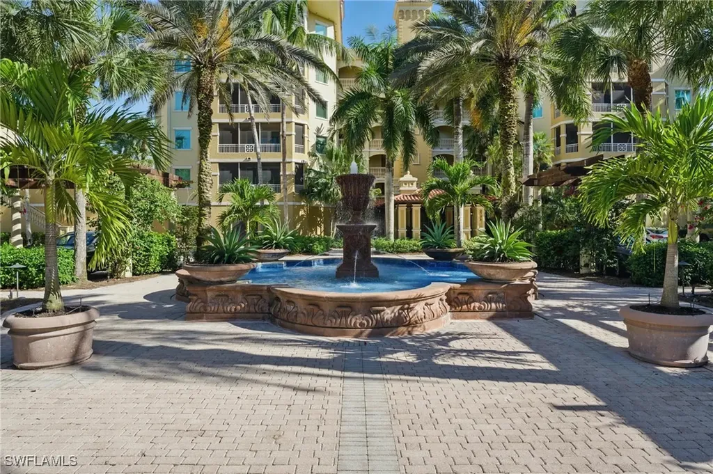 2728 Tiburon Boulevard E Naples FL 34109