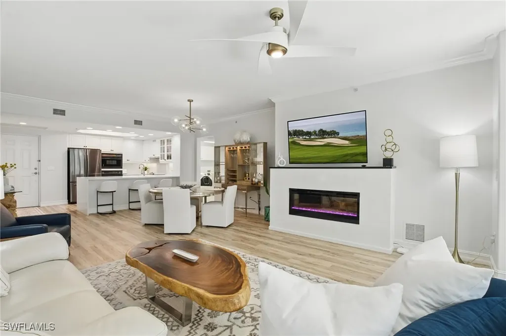 2728 Tiburon Boulevard E Naples FL 34109