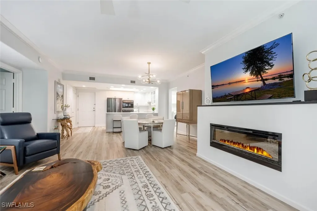 2728 Tiburon Boulevard E Naples FL 34109