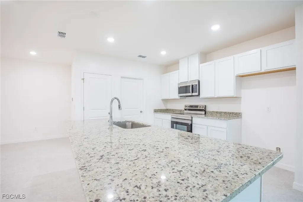 407 SW 19th Avenue Cape Coral FL 33991