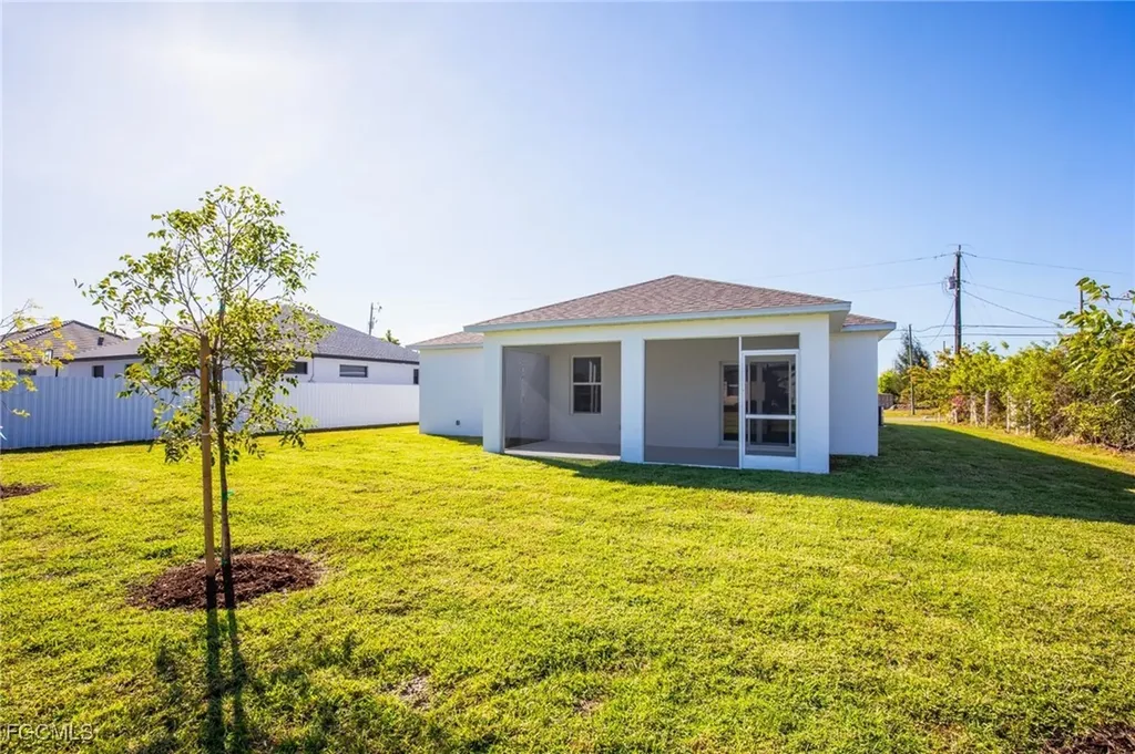 407 SW 19th Avenue Cape Coral FL 33991