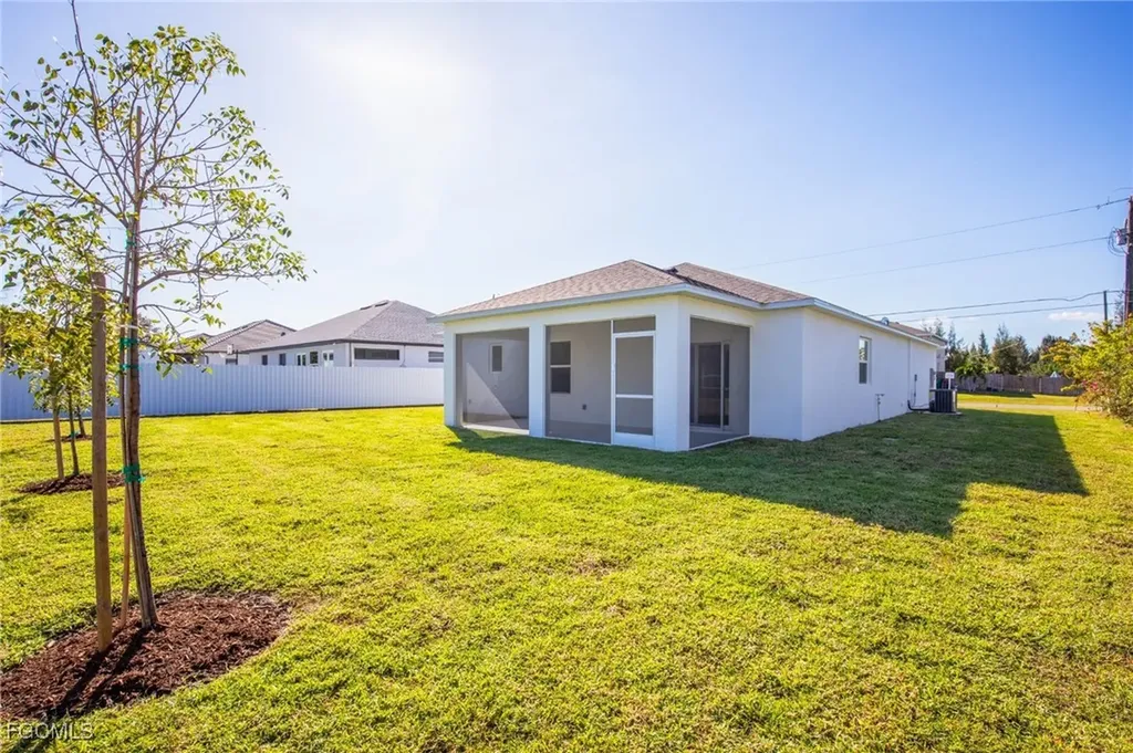 407 SW 19th Avenue Cape Coral FL 33991