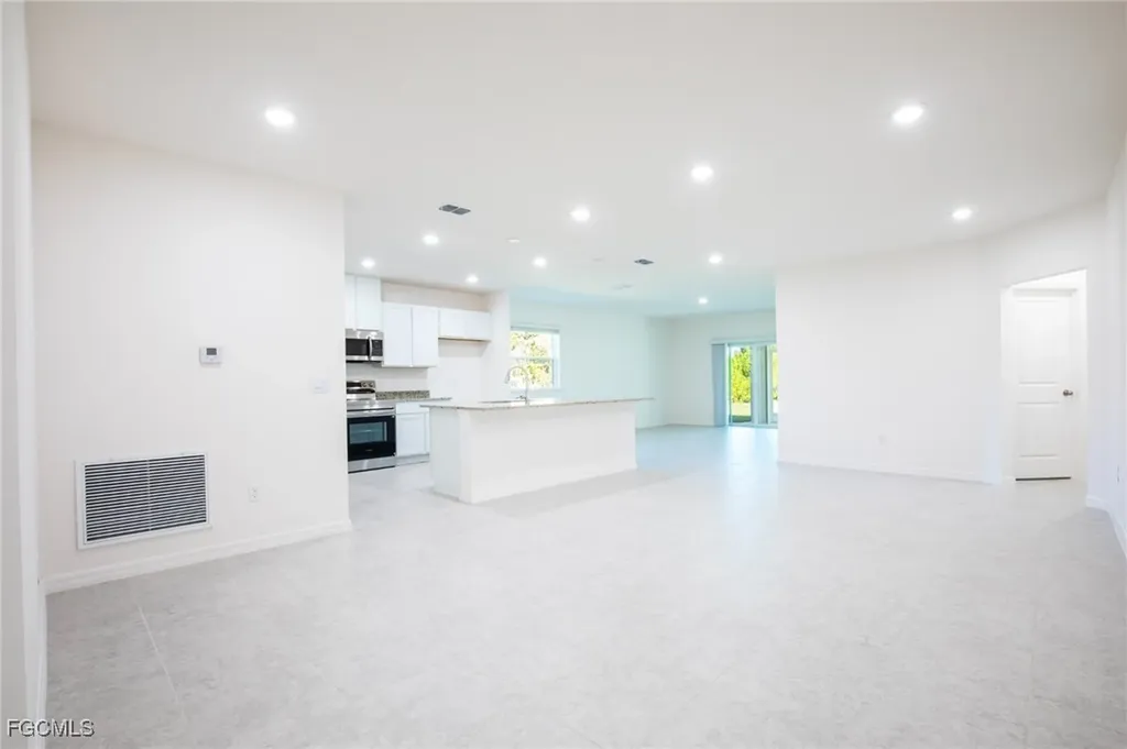 407 SW 19th Avenue Cape Coral FL 33991