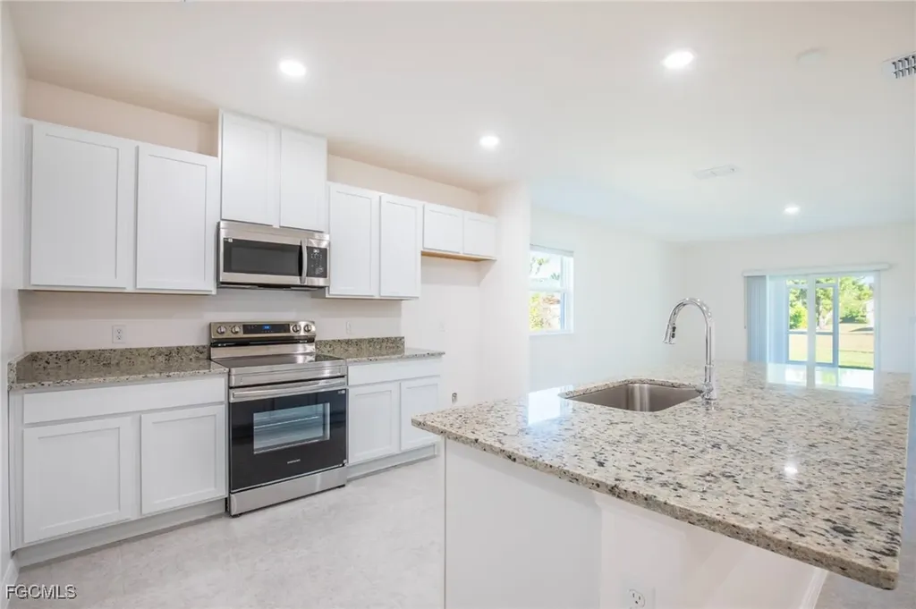 407 SW 19th Avenue Cape Coral FL 33991