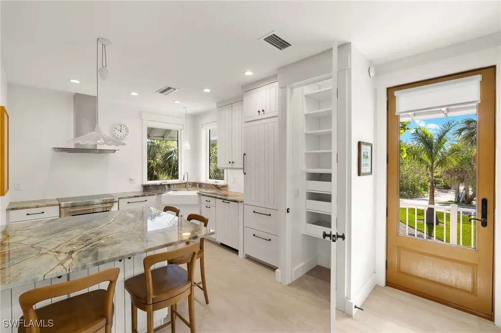 773 Cardium Street Sanibel FL 33957