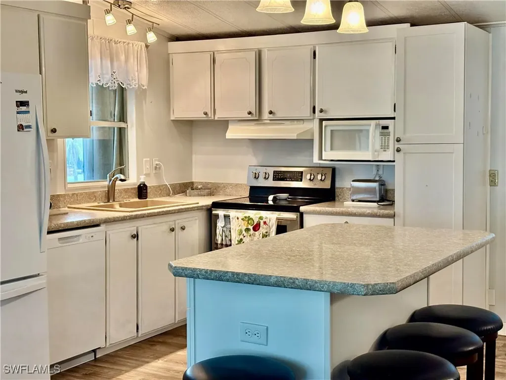 3121 Running Deer Drive North Fort Myers FL 33917