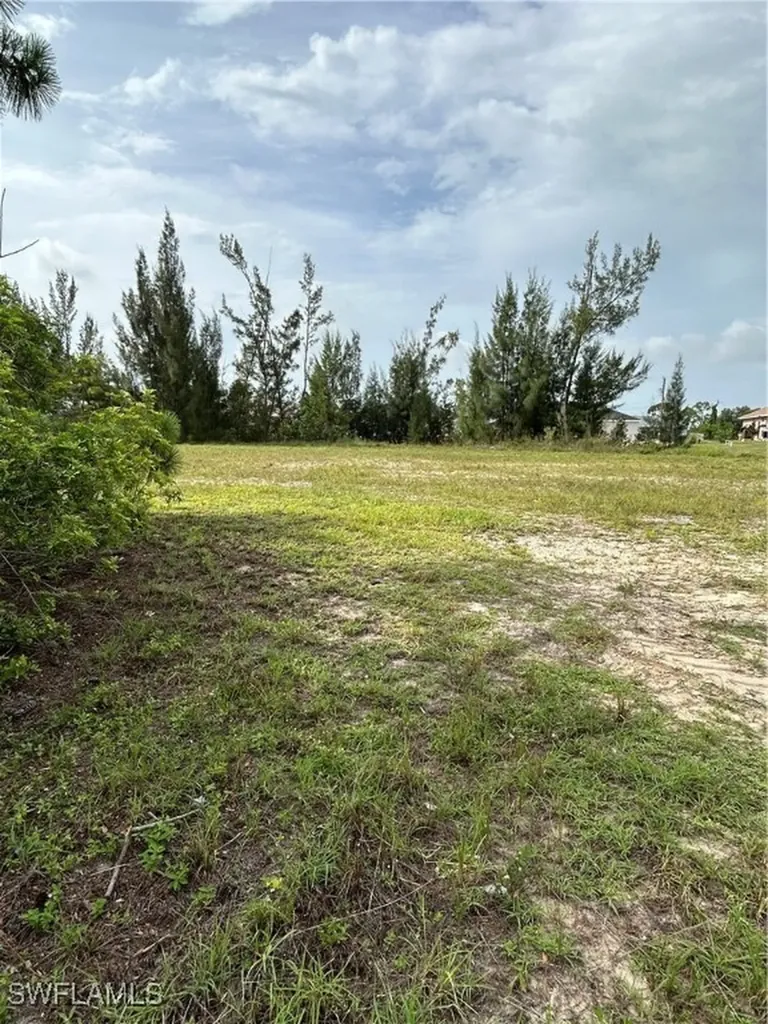 1806 NW 14th Street Cape Coral FL 33993