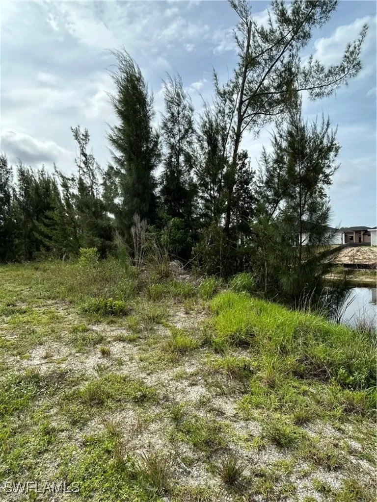 1806 NW 14th Street Cape Coral FL 33993
