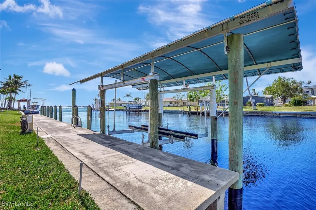 250 Bangsberg Road SE Port Charlotte FL 33952