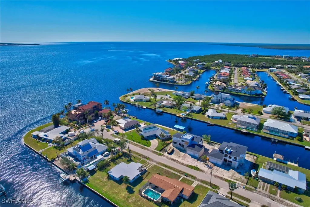250 Bangsberg Road SE Port Charlotte FL 33952