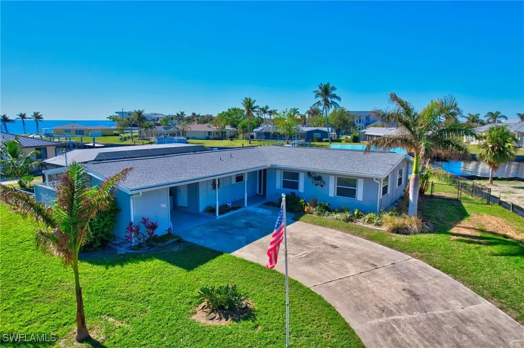 250 Bangsberg Road SE Port Charlotte FL 33952