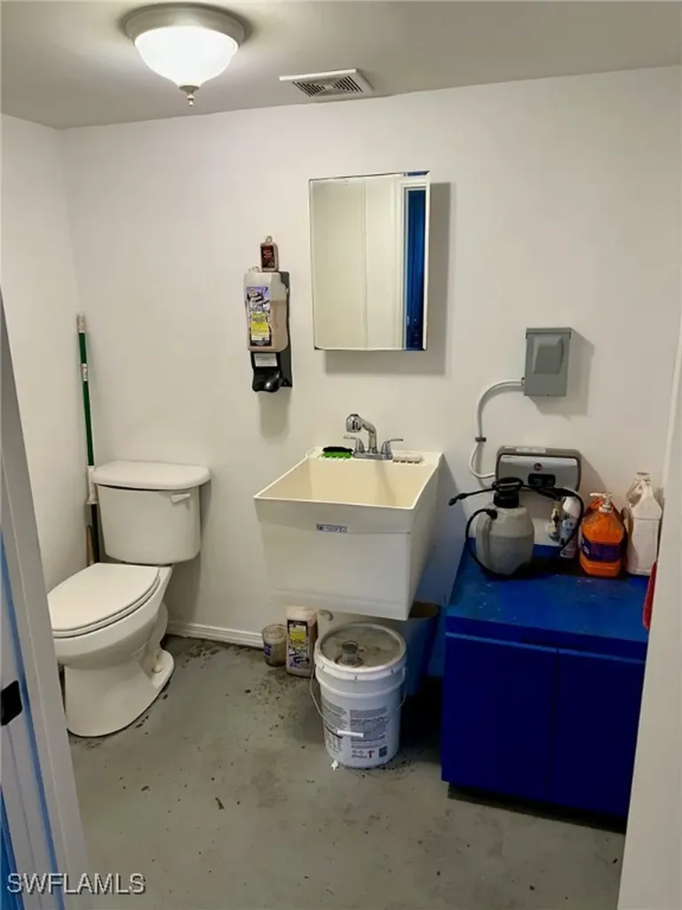1002 SE 9th Street Cape Coral FL 33990