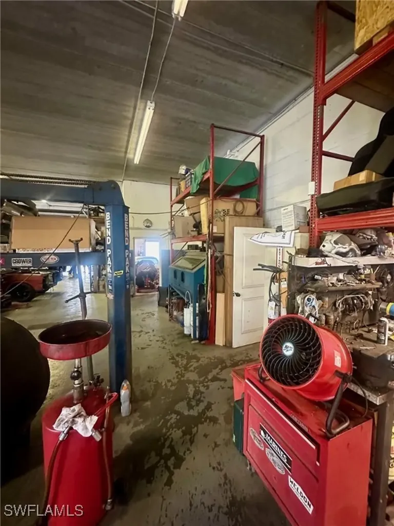 1002 SE 9th Street Cape Coral FL 33990