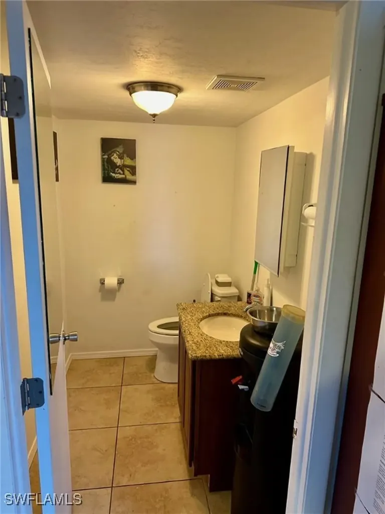1002 SE 9th Street Cape Coral FL 33990