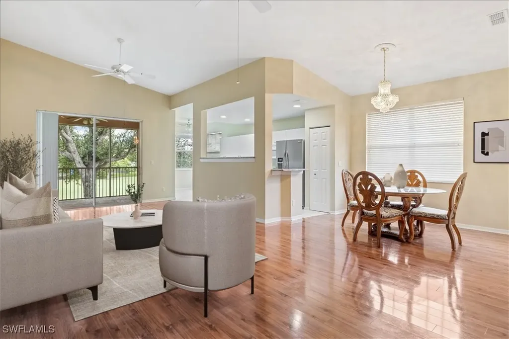 2005 Crestview Way Naples FL 34119