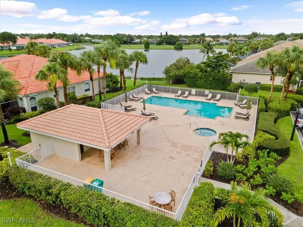 2005 Crestview Way Naples FL 34119