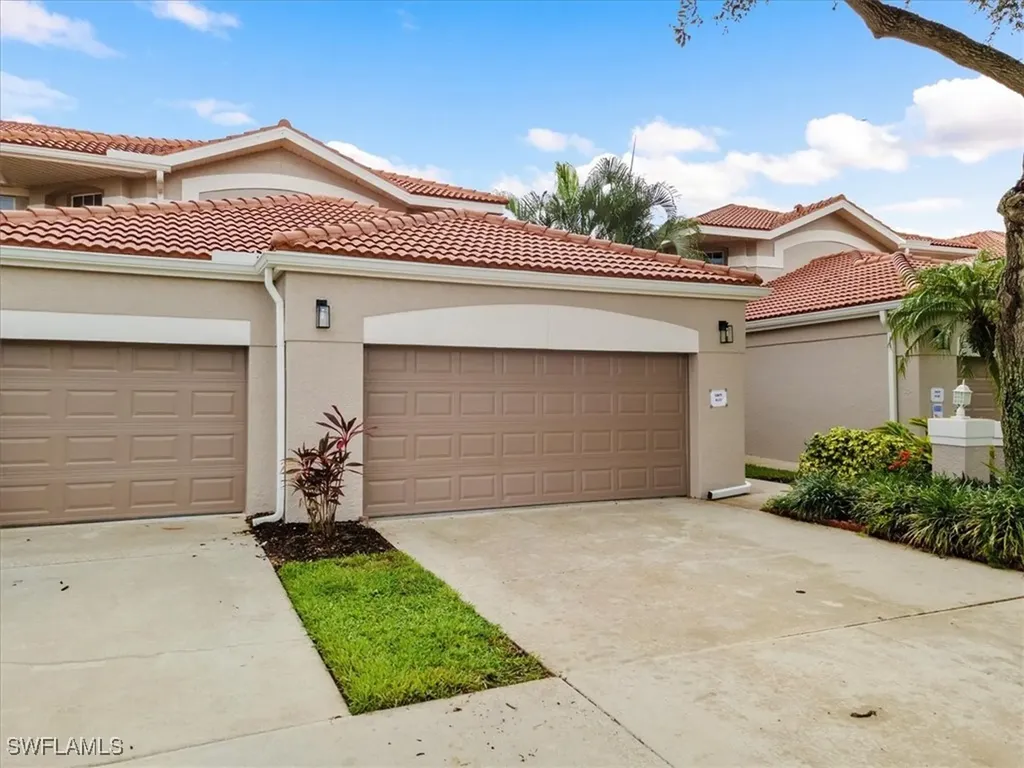 2005 Crestview Way Naples FL 34119