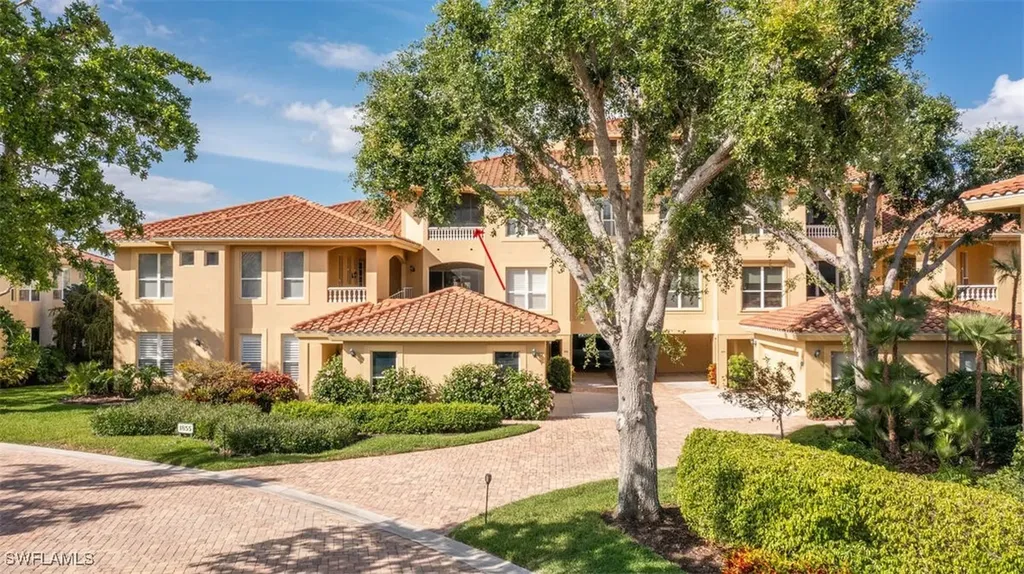 1855 Les Chateaux Boulevard Naples FL 34109