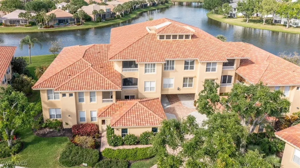 1855 Les Chateaux Boulevard Naples FL 34109
