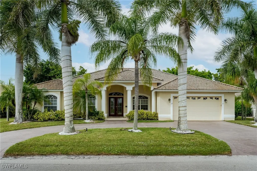 Bonita Springs FL, 28452 Del Lago Way