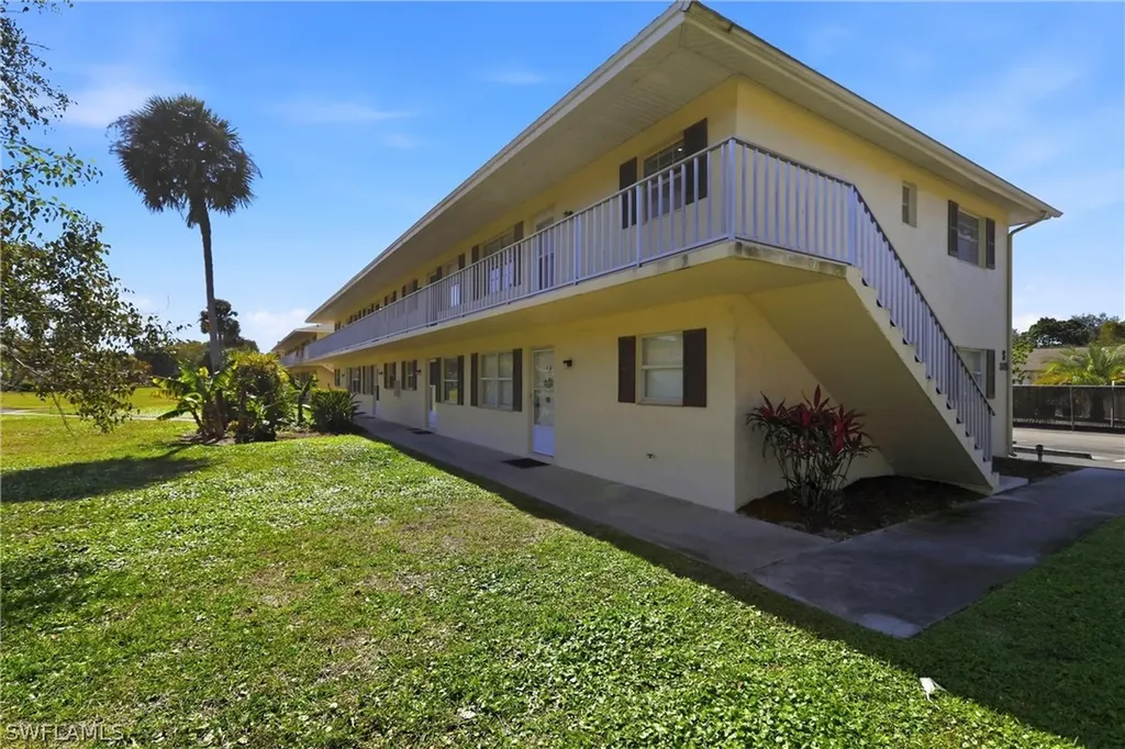 3325 Airport Road N Naples FL 34105