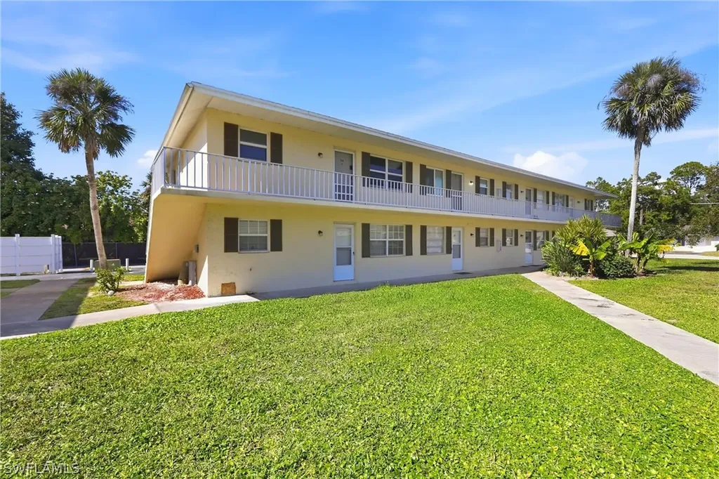3325 Airport Road N Naples FL 34105