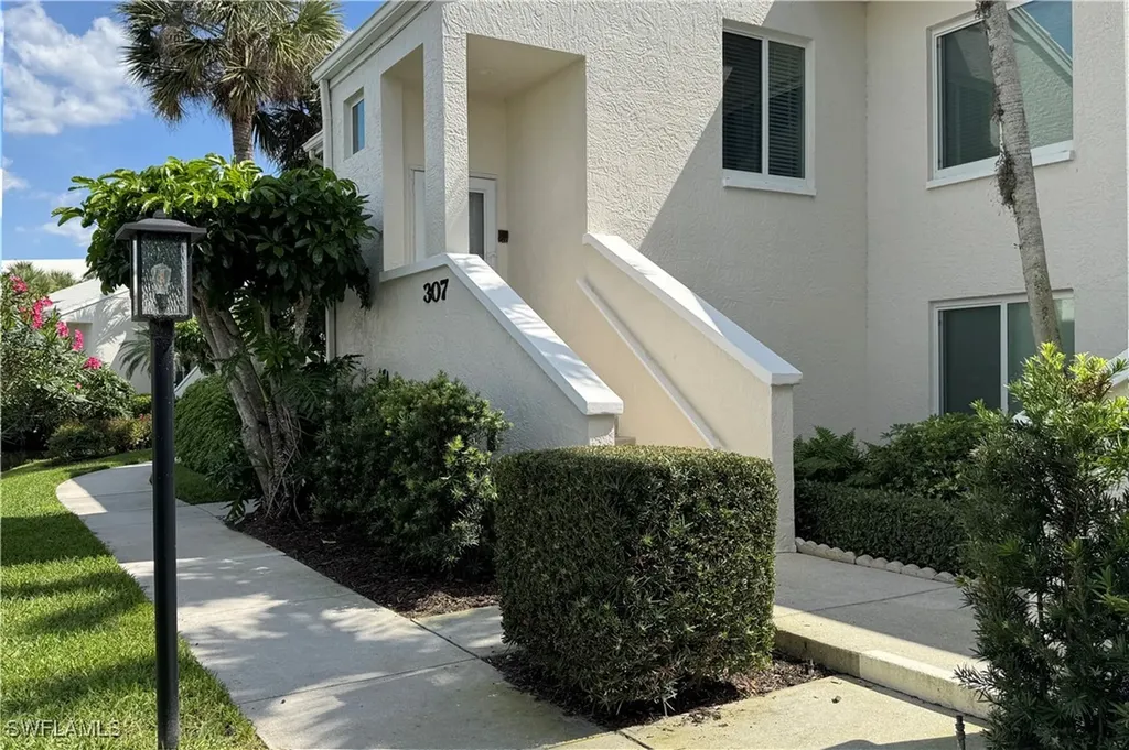 790 Willowbrook Drive Naples FL 34108