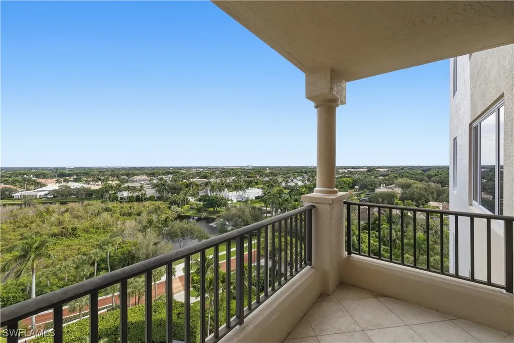 8990 Bay Colony Drive Naples FL 34108