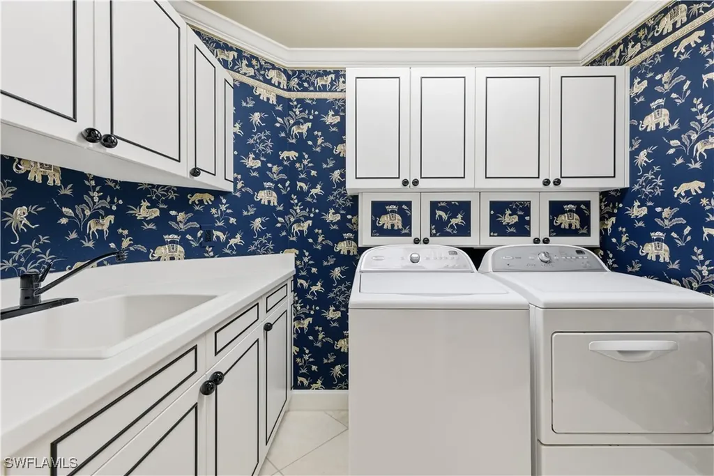 8990 Bay Colony Drive Naples FL 34108