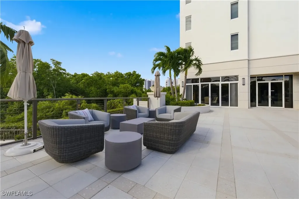 8990 Bay Colony Drive Naples FL 34108
