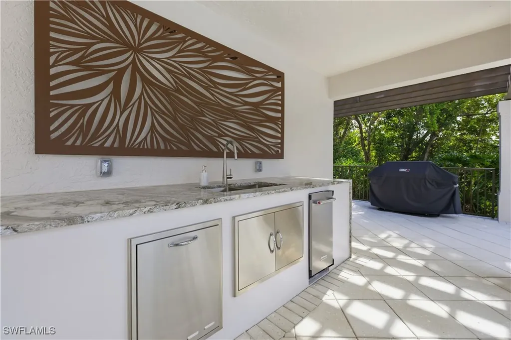 8990 Bay Colony Drive Naples FL 34108