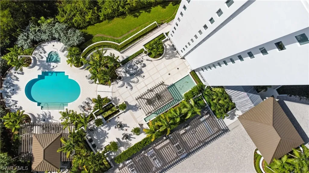 8990 Bay Colony Drive Naples FL 34108