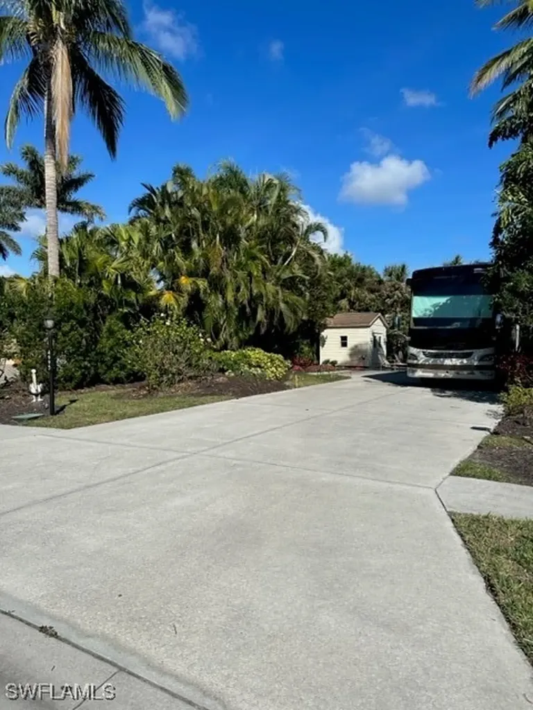 4995 Coach Lane Naples FL 34114