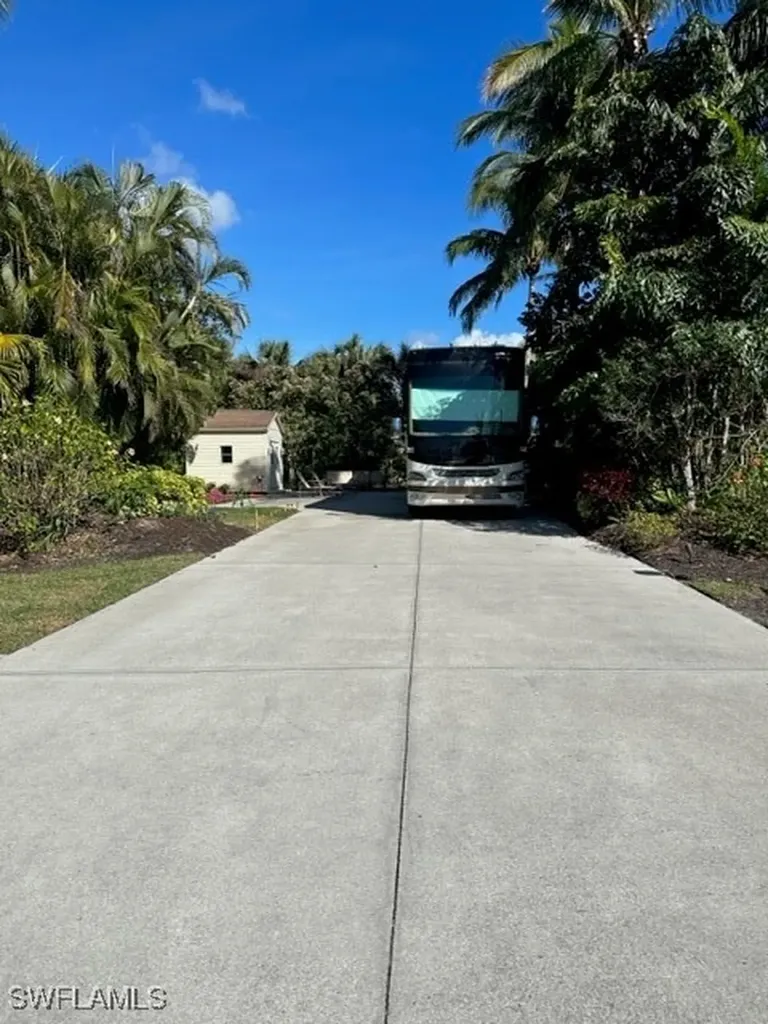 4995 Coach Lane Naples FL 34114