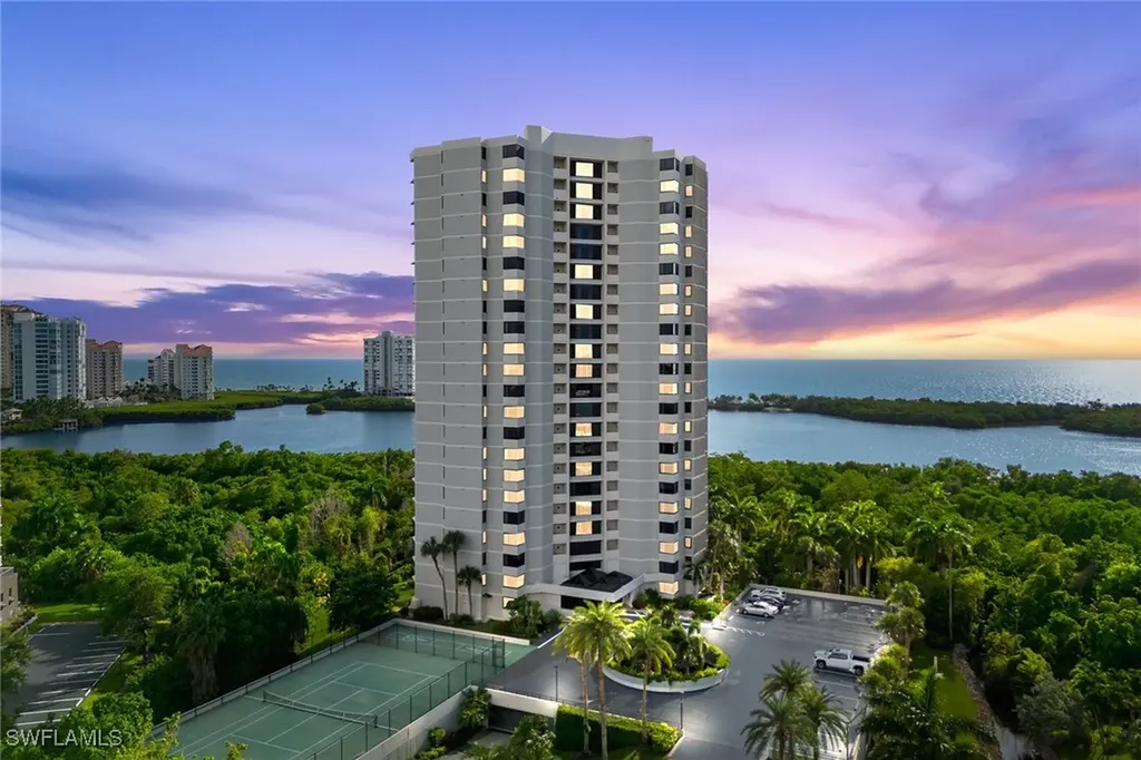 5555 Heron Point Drive Naples FL 34108