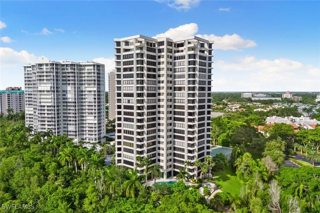 5555 Heron Point Drive Naples FL 34108