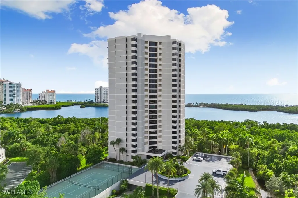 5555 Heron Point Drive Naples FL 34108