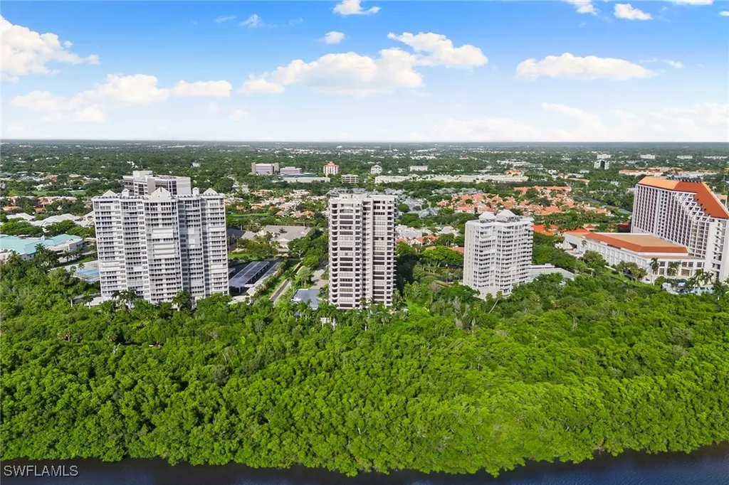 5555 Heron Point Drive Naples FL 34108
