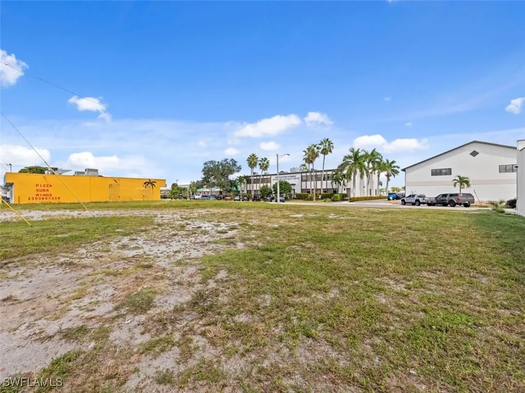4710 SE 9th Place Cape Coral FL 33904